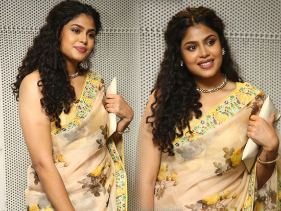 Faria Abdullah-ఫరియా అబ్దుల్లాహ్ ఎట్ బంగార్రాజు మూవీ మ్యూజికల్ నైట్ ఈవెంట్