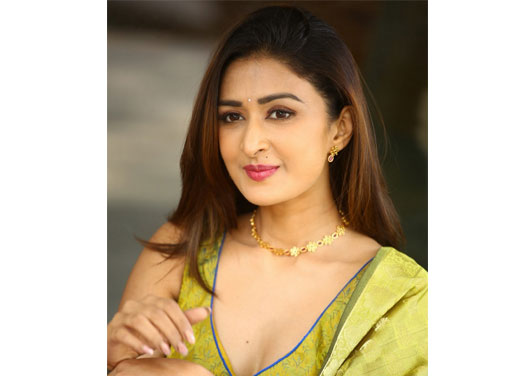 Farnaz Shetty-ఫర్నేజ్ శెట్టి ఎట్ ఇందువదన మూవీ సక్సెస్ మీట్