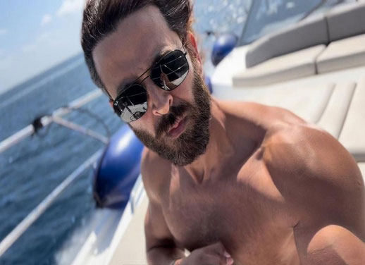 Hrithik Roshan-హ్రితిక్ రోషన్ పిక్స్ -హ్రితిక్ రోషన్ పిక్స్