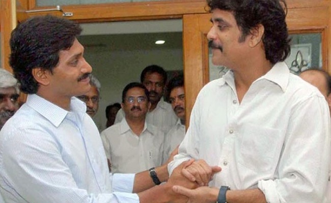 Nagarjuna: నాగార్జున పై జగన్ తన అభిమానాన్ని ఇలా చాటుకున్నారా..అందుకే నైట్ కర్ఫ్యూ తీసేసారా?