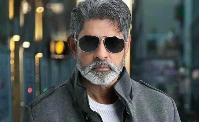 Jagapathi Babu: టాలీవుడ్ ఇండస్ట్రీలో పైసా ఉంటేనే పట్టించుకుంటారు.. షాకింగ్ కామెంట్స్ చేసిన జగ్గు భాయ్..!