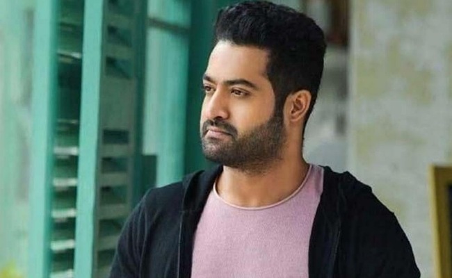 NTR: తారక్ ను ఎత్తుకొని ఏకంగా అరకిలో మీటర్ వెళ్ళాము… కేవలం వారి కారణంగానే?