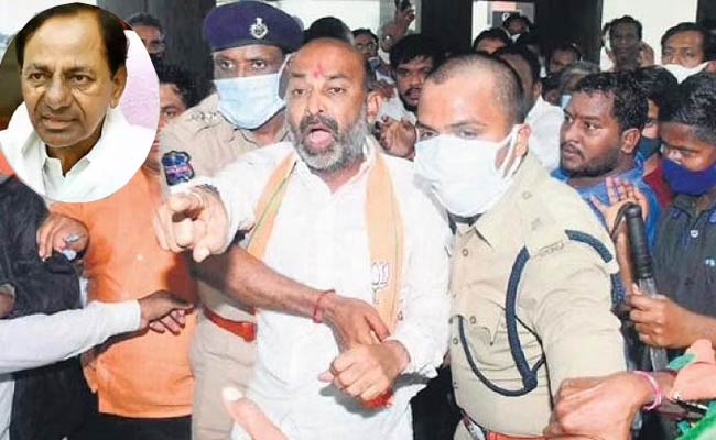 Bandi Sanjay : పాపం బండి.. కేసీయార్‌ని జైలుకు పంపుతానని చెప్పి.. తాను జైలుకెళ్ళి.!