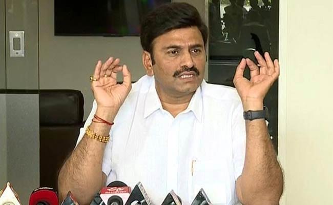 Kodi Kathi : కోడి కత్తి లాభంలో రఘురామకృష్ణరాజుకి వాటా లేదా.?