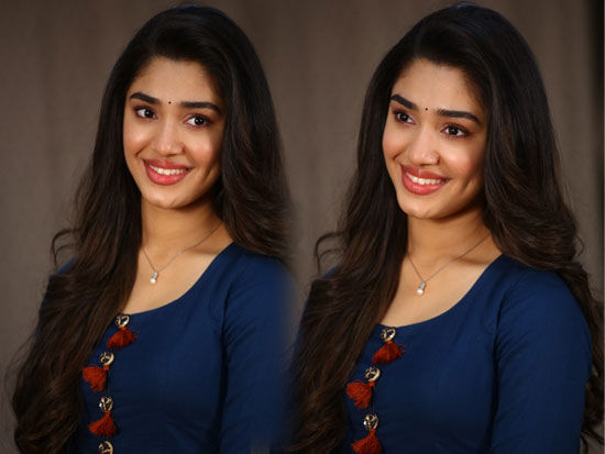 Krithi Shetty-కృతి శెట్టి ఇంటర్వ్యూ ఫొటోస్