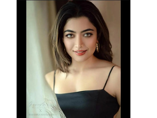 Rashmika-రష్మిక గ్లామరస్ పిక్స్