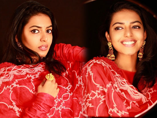 Shivani Rajashekar-శివాని రాజశేఖర్ బ్యూటిఫుల్ స్టిల్స్
