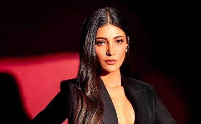 Shruti Haasan : ప్రభాస్ పై కొన్ని నిజాలు బయటపెట్టిన స్టార్ హీరోయిన్ శృతి హాసన్.!