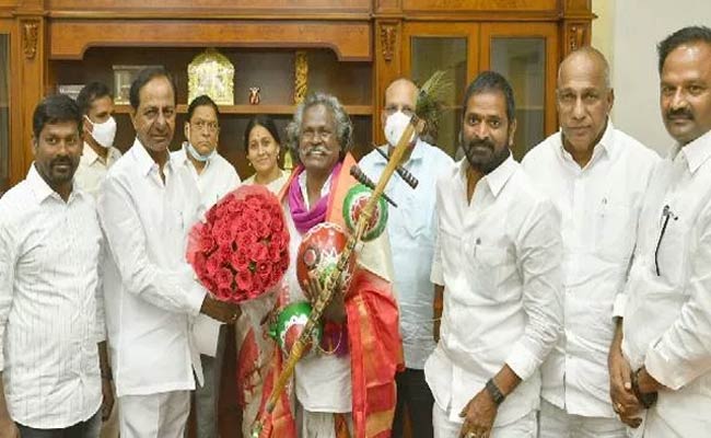 Bheemla Nayak Mogilaiah : “భీమ్లా నాయక్” మొగిలయ్యకు తెలంగాణా ప్రభుత్వం భారీ ఆర్ధిక సాయం!