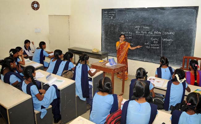 Telugu Medium : ఇంగ్లీషు మీడియం సరే, తెలుగు మీడియం వుండదా.?