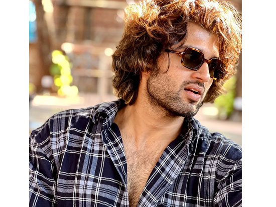 Vijay Deverakonda-విజయ్ దేవరకొండ న్యూ ఇన్స్టా పిక్స్