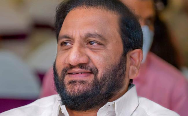 YCP Leaders : బలిసి కొట్టుకోవడమేంటి మహాప్రభో.!