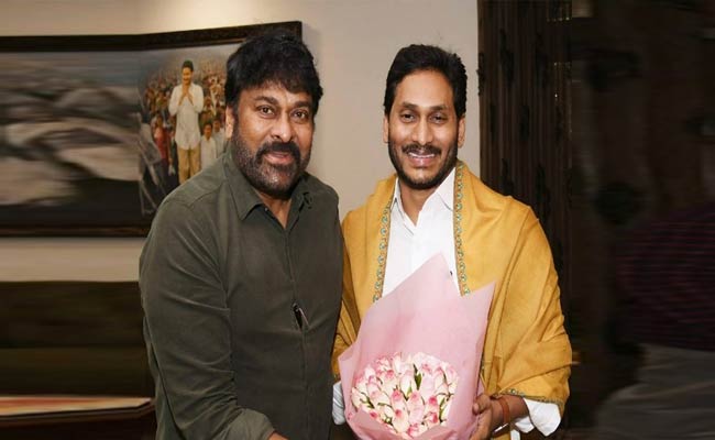 Mega Meeting  : మెగా మంత్రం తెలుగు సినిమాని గట్టెక్కిస్తుందా.?