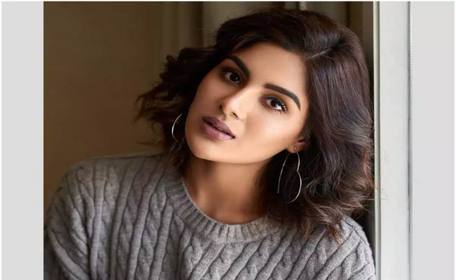 Bheemla Nayak Heroine : ఇన్సైడ్ టాక్ : ధనుష్ సినిమాకి షాకిచ్చిన “భీమ్లా నాయక్” హీరోయిన్..?