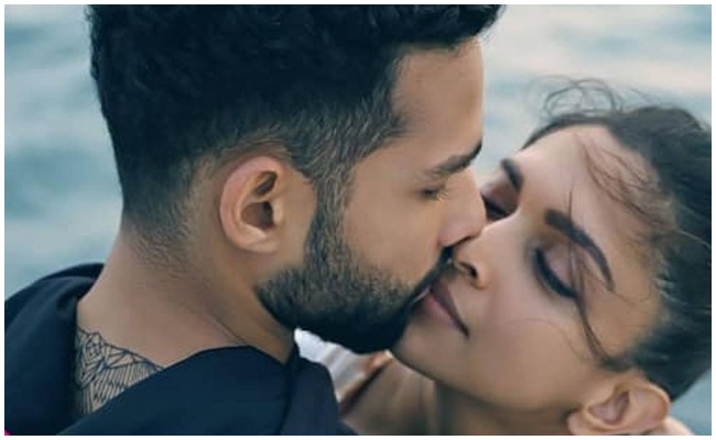 Deepika Padukone: ముద్దు సీన్లపై స్టన్నింగ్ కామెంట్స్ చేసిన సొట్ట బుగ్గల చిన్నది.. వయసుతో సంబంధం లేదన్న దీపికా!
