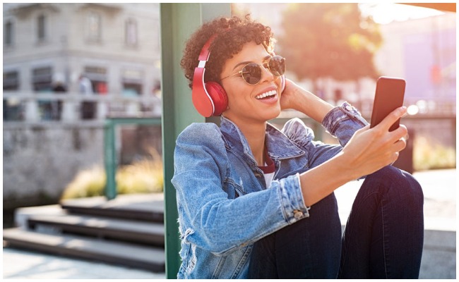 Head Phones: హెడ్ ఫోన్స్ ఎక్కువగా వాడుతున్నారా? వాటి నష్టాల గురించి తెలిస్తే ఆశ్చర్యపోతారు..!