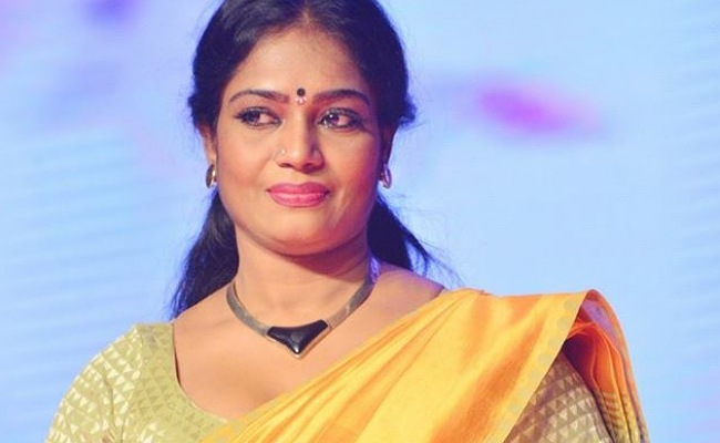 Jayavaani: వేణుమాధవ్‌ని ఎగిరి కాలితో తన్నా… డైరెక్టర్ వచ్చి తిట్టారు.. నటి జయవాణి!