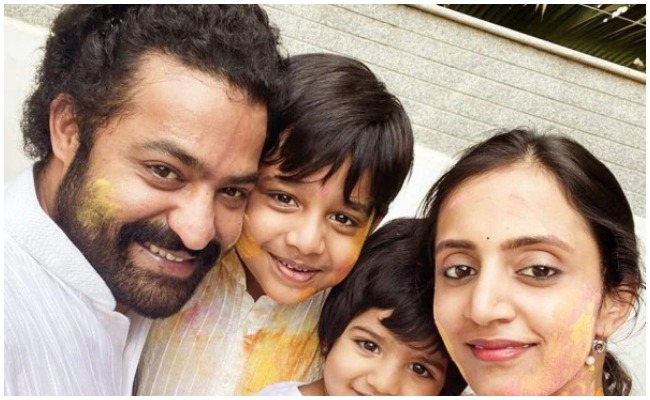 Jr Ntr: అది ఫేక్ అకౌంట్ అంటూ అభిమానులు హెచ్చరించిన ఎన్టీఆర్..?