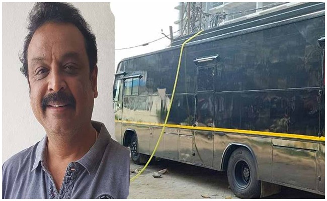 Actor Naresh: నటుడు నరేష్ కారవాన్ ప్రత్యేకతలు తెలిస్తే షాక్ అవ్వాల్సిందే..?