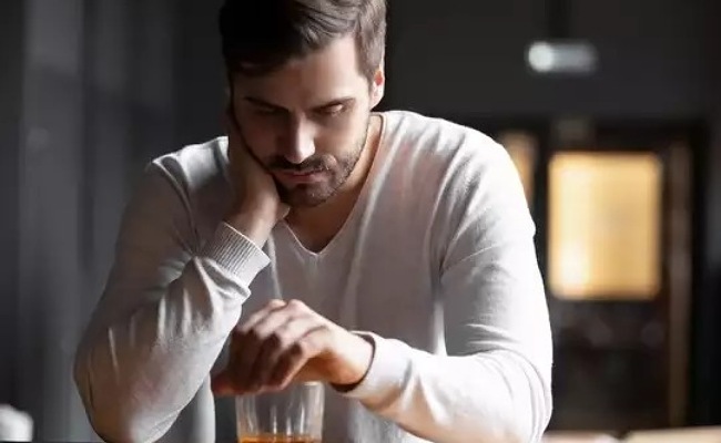 Alcohol: మద్యపానం మితంగా తీసుకోవటంవల్ల కలిగే నష్టాలు.. లాభాలు ఇవే?