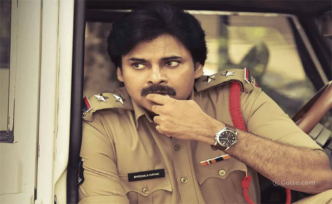 Pawan Kalyan : దెబ్బకు ఒక్కసారిగా వేరే లెవెల్ హైప్ తెచ్చేసిన పవన్.!