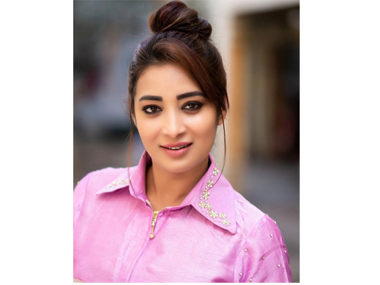 Bhanu Shree-భాను శ్రీ చార్మింగ్ స్టిల్స్