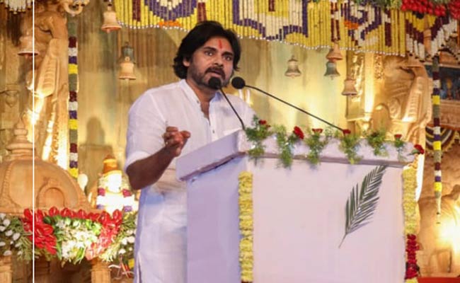 Janasenani : జనసేనాని భాగ్యనగర రచ్చ.! తెరవెనుక వున్నదెవరు.?