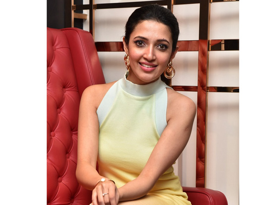 Neha Shetty -నేహా శెట్టి ఎట్ DJ తిళ్లు మూవీ ట్రైలర్ లాంచ్