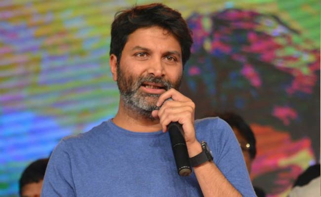 Trivikram Speech  : పవన్ ఈవెంట్లో త్రివిక్రమ్ స్పీచ్ లేకపోవడానికి రెండు కారణాలు ఉన్నాయా?