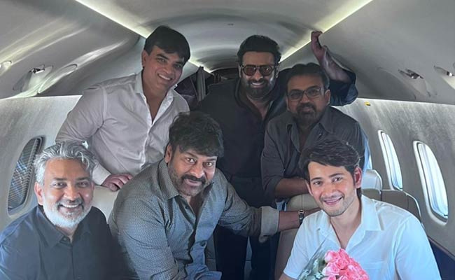 Tollywood Lands In AP : టాలీవుడ్ కదిలింది.. పరిష్కారమొస్తుందా మరి.?