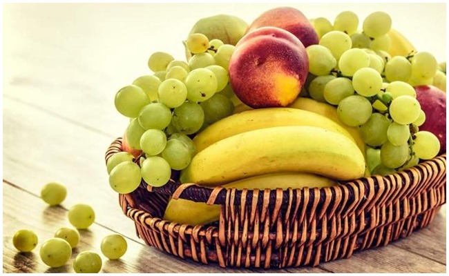 Health Tips: సూర్యాస్తమయం తర్వాత పండ్లు అస్సలు తినకూడదు.. తింటే ఏమౌతుంది?