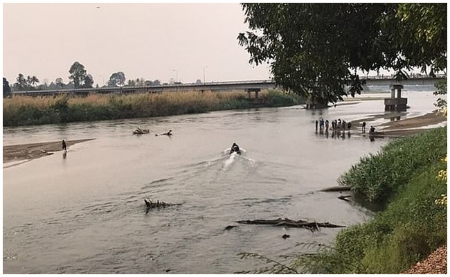 Crime News: కాలువలో కొట్టుకు వచ్చిన సూట్ కేస్.. తెరచి చూడగా పోలీసులకు మైండ్ బ్లాక్..!