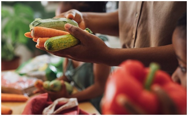 Health Tips: పిల్లలు తరచూ అనారోగ్యంతో ఇబ్బంది పడుతున్నారా? వారి ఆహారంలో ఈ పదార్థాలు చేర్చండి..!