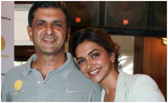Deepika padukone: తండ్రి ప్రకాష్ పదుకునే జీవితచరిత్రను సినిమాగా తీస్తా: దీపికా పదుకొనే