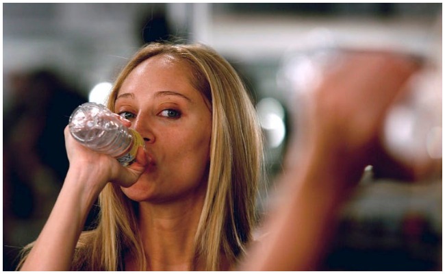 Health Tips:మోతాదుకు మించి నీరు తాగుతున్నారా? ఐతే ఈ ఆరోగ్య సమస్యలు తప్పవు..!