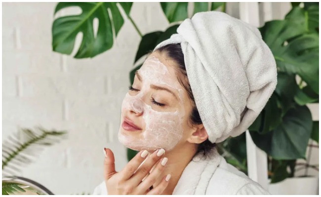 చర్మ సౌందర్యాన్ని పెంపొందించే యాలకుల ఫేస్ ప్యాక్… ఎన్ని ప్రయోజనాలో తెలుసా?