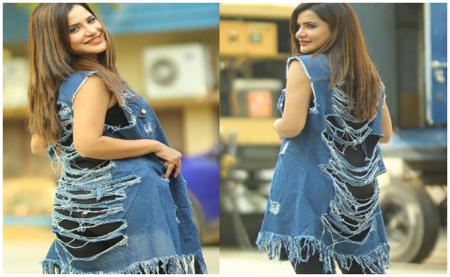 Ashu Reddy: చిరిగిన చొక్కాతో అషు రెడ్డి… కుక్కలు చింపాయ అంటూ నెటిజన్ కామెంట్…. ఫోటో వైరల్!