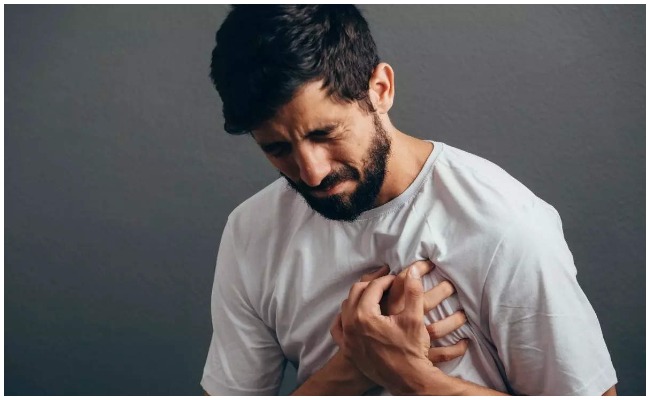 యువతకు గుండెపోటు రావడానికి అసలు కారణమిదే.. దీనిని మానేస్తే బెటర్!