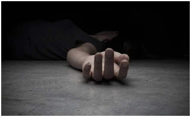 Crime News: కట్టుకున్న వాడే ఆమె పాలిట కాలయముడయ్యాడు..! ఆస్తి వివాదాలే కారణమా?