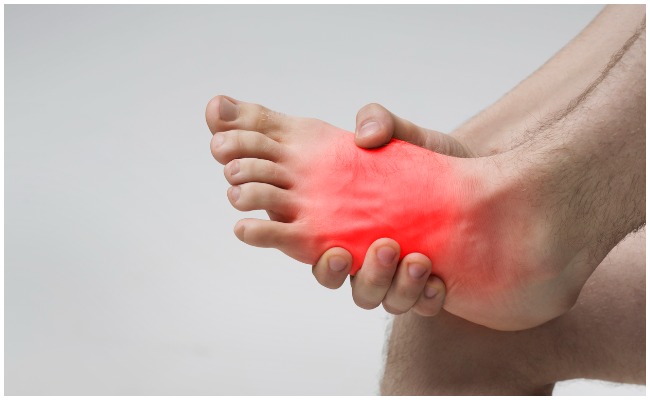 Health Tips: పాదాల నొప్పులతో ఇబ్బంది పడుతున్నారా? ఈ చిట్కాల ద్వారా ఉపశమనం పొందవచ్చు..!