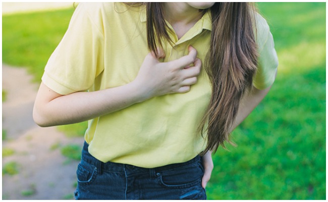 Chest pain: పిల్లలు ఛాతి నొప్పితో ఇబ్బంది పడుతున్నారా? ఈ లక్షణాలు కనిపిస్తే జాగ్రత్త..!