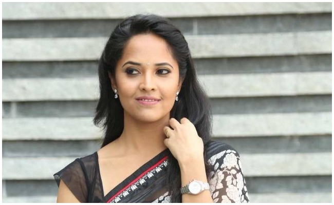 Anchor Anasuya: అజ్ఞానంలో ఉన్నారు… కనీసం మానవత్వం కూడా లేదా అంటూ మరోసారి ఫైర్ అయిన అనసూయ?