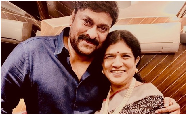Megastar Chiranjeevi:42 సంవత్సరాల వైవాహిక జీవితాన్ని పూర్తి చేసుకోనున్న మెగాస్టార్.. వైరల్ అవుతున్న వెడ్డింగ్ కార్డ్!