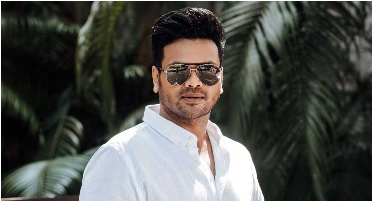 Manchu Manoj: నాకిష్టమైన హీరోలు వారిద్దరే…భీమ్లా నాయక్ పై ట్వీట్ చేసిన మంచు మనోజ్!