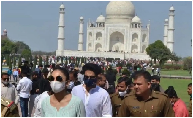 Rakulpreeth Singh: ప్రియుడితో కలిసి తాజ్ మహల్ కు వెళ్ళిన రకుల్… ఫోటో వైరల్!