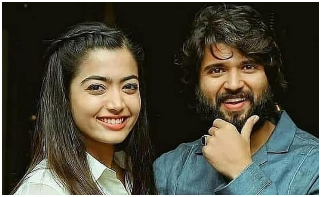 వైరల్ : ఈ క్లిప్ తో దొరికేసిన రష్మికా – విజయ్ ల రిలేషన్.!