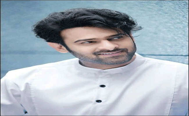 Prabhas : ఏంటి..ప్రభాస్ సరసన ఇంత యంగ్ హీరోయిన్ ని దింపుతున్నారా??
