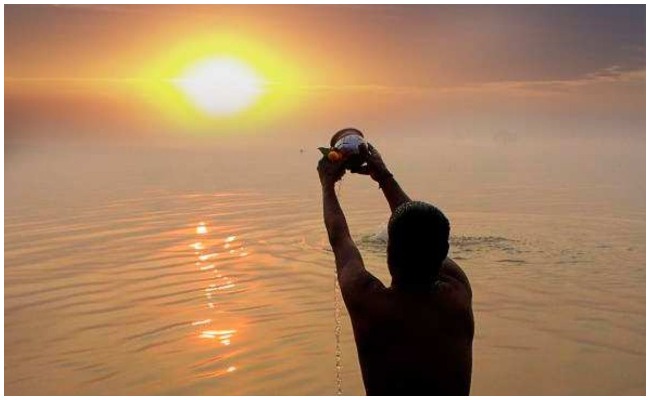 భానుడి భగభగ..  సూర్యుడి ప్రతాపాగ్నకి ప్రజలు విలవిల