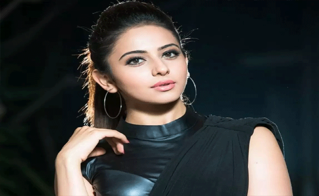 Rakul Preet Singh : కొత్త బిజినెస్‌లోకి అడుగు పెట్టబోతున్నరకుల్.!