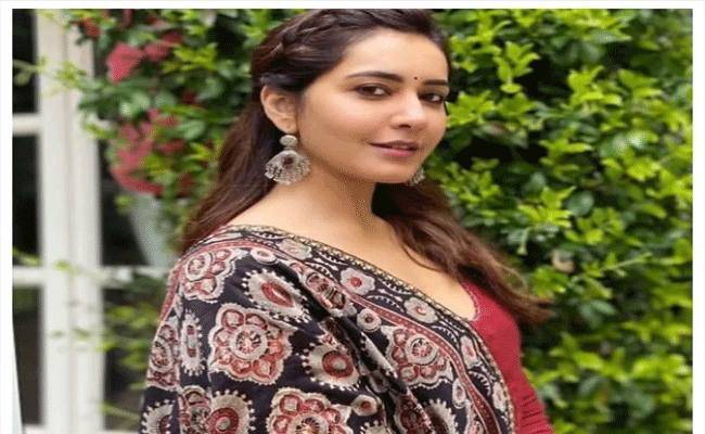 Raashi Khanna : సోషల్ ట్రోలింగ్: ‘తగ్గేదే లే’ అంటోన్నరాశి ఖన్నా